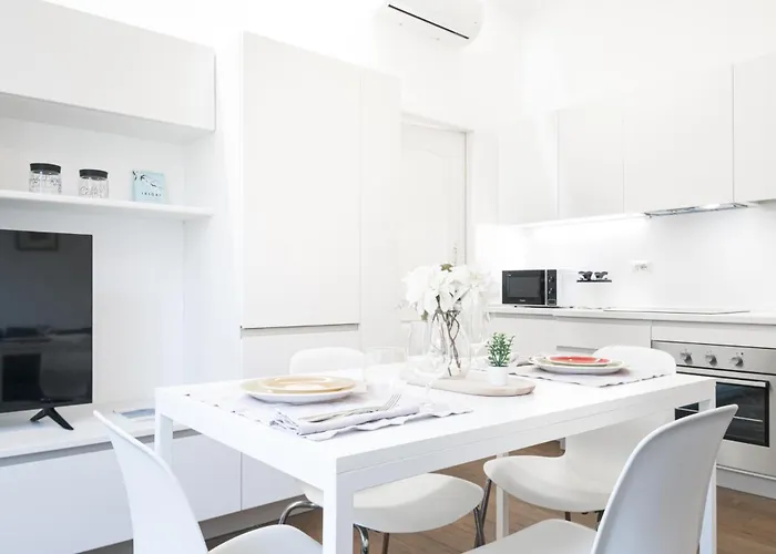 Apartment Easylife - - Vitruvio 4 -